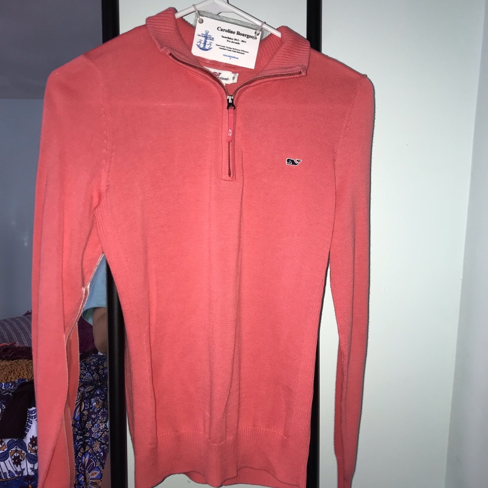 ✨Vineyard Vines pink quarter tip sweater✨